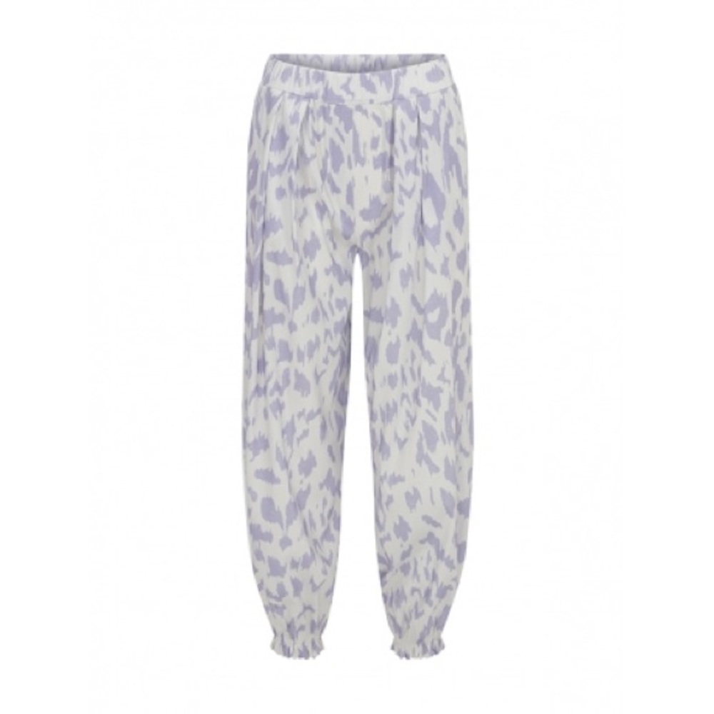 Clothes - Picture 2 of 6
